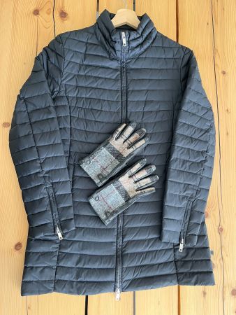 Neuwertige Daunenjacke / Jacke (38) & Barbour Handschuhe (M)