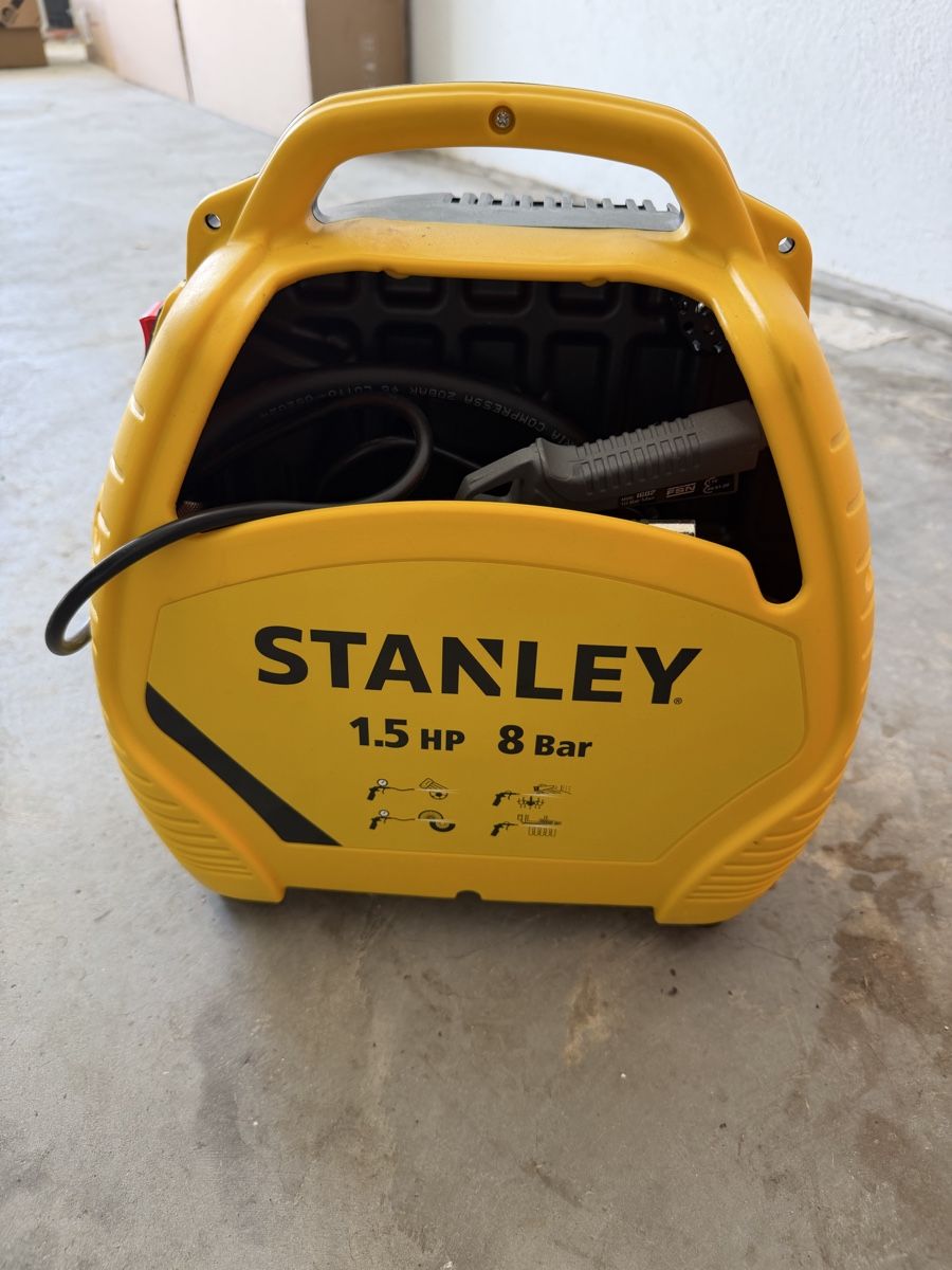 Stanley Compresseurs: Stanley Compressor air kit - 8 Bar – D'occasion à Sion par Senggchuppa 1