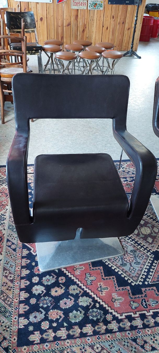 Poltrone: Original MG Bross Leather Chairs Porsche Design – Usato da maroggia venduto da tondo_Music 1