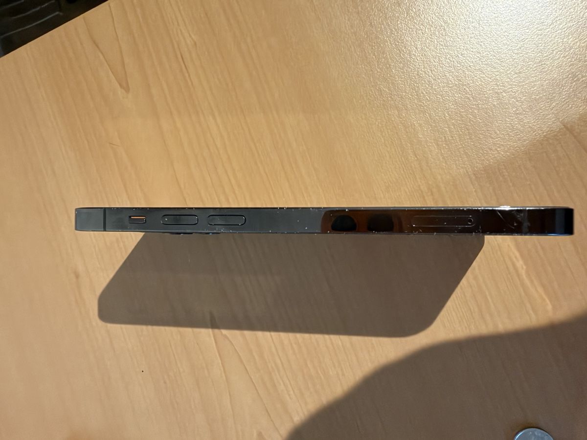 Apple Telefoni cellulari / Smartphones: i Phone 12 pro – Usato da Ittigen venduto da fae_d9pg 2