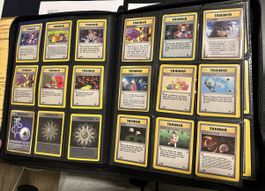 Trainer und Teamrocketkarten teilweise First Edition