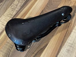Originaler, gebrauchter Ledersattel '62 für Militärfahrrad