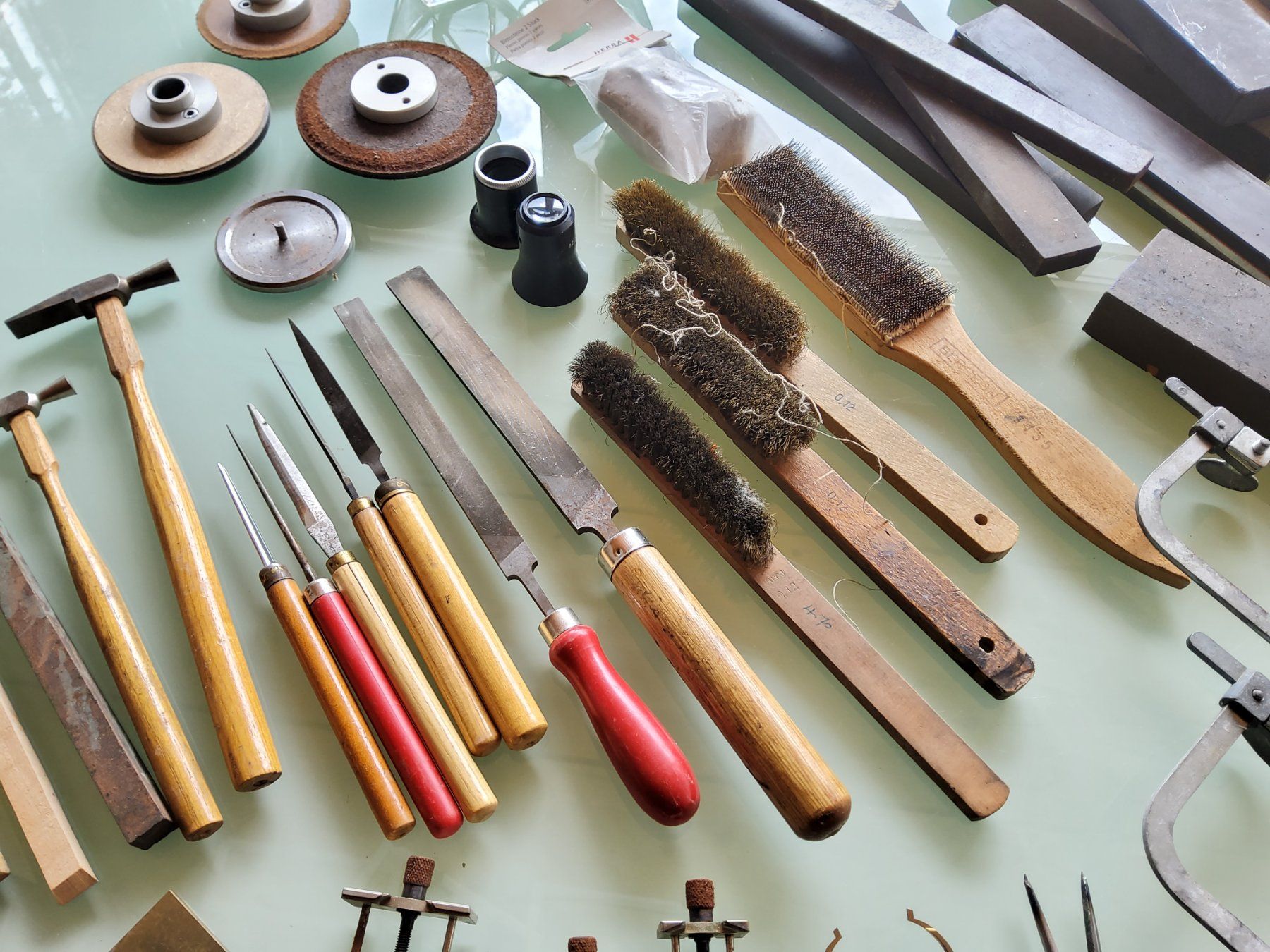 Tutti gli attrezzi: Lot d'outils d'horlogerie  – Usato da Malleray venduto da Broc-Mo 4