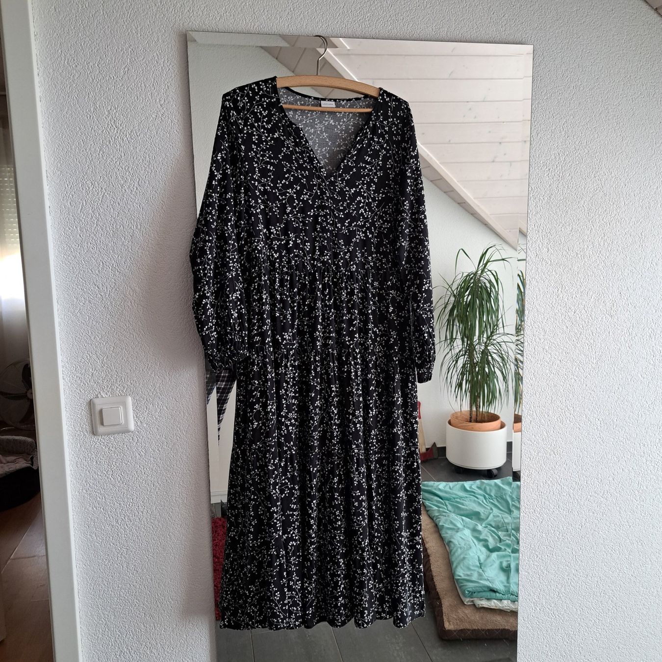 Vestiti: Damenkleid Lang Grösse 40/42,  Neu – Nuovo e nell'imballaggio originale da Orpund venduto da Ruessel10
