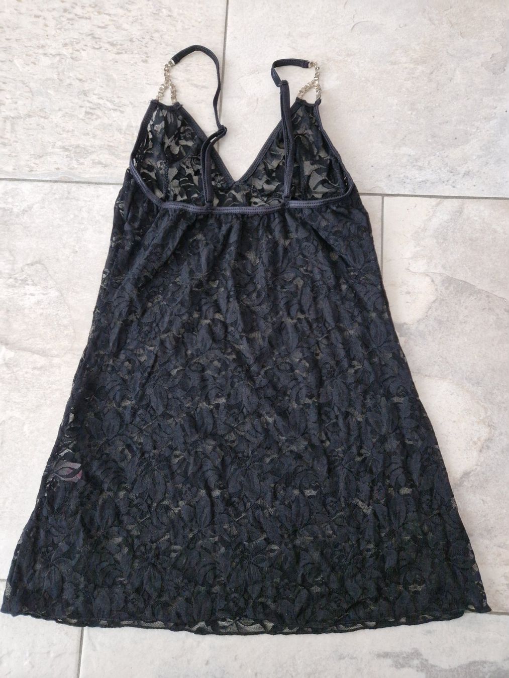 Tops: Schwarzes Spitzen-Top mit Strass-Träger / Grösse S one size – Gebraucht aus Niederrohrdorf von Miripfiri 3