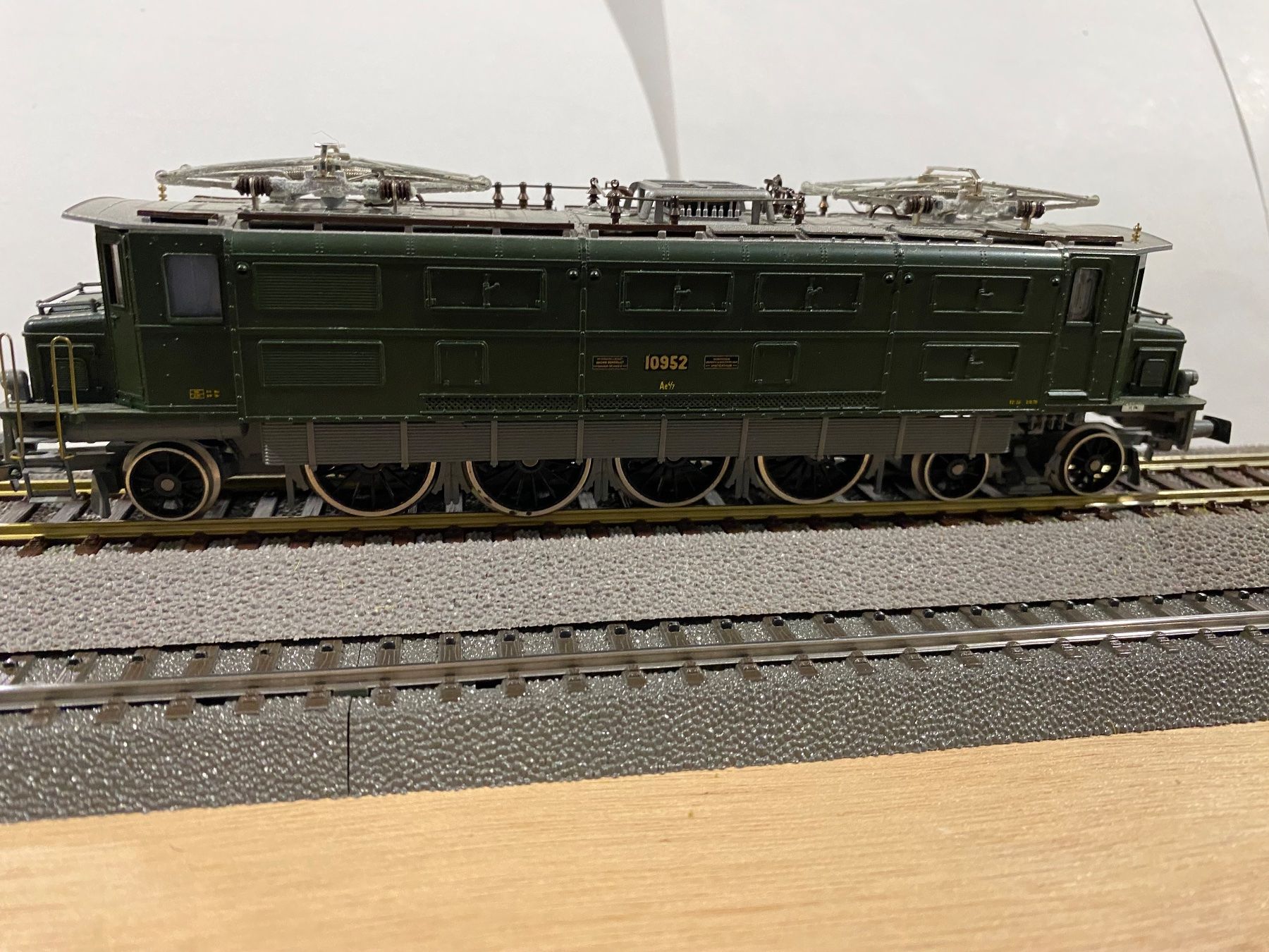 Liliput Modellini di ferrovie: Liliput = SBB Ae 4/7 – Nuovo (secondo la descrizione) da Dübendorf venduto da Troggy 2