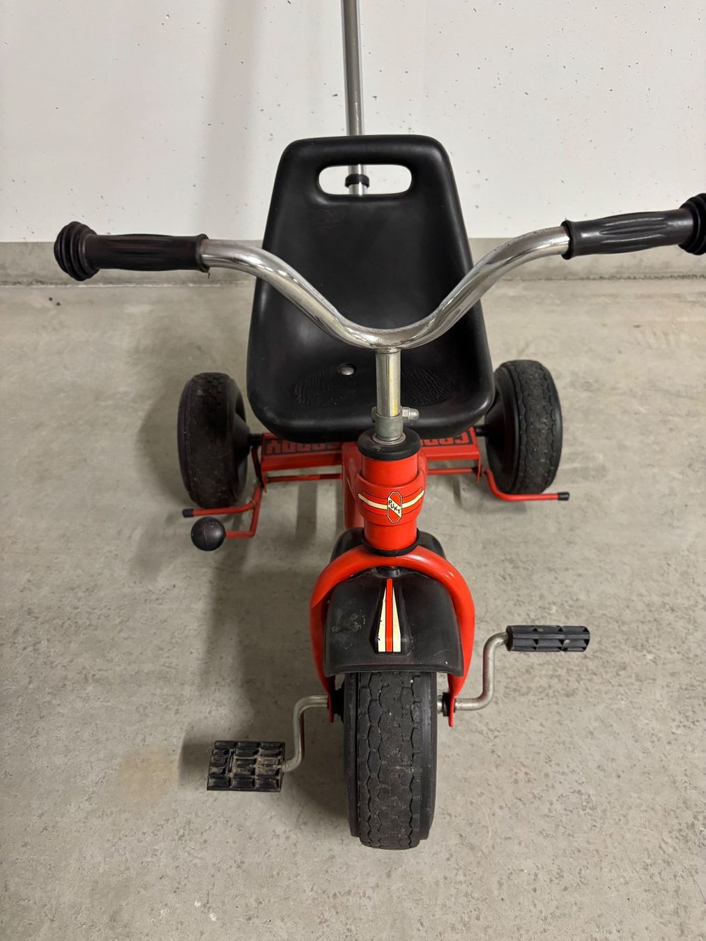 Veicoli per bambini: Dreirad rot mit Schiebestange – Usato da Ganterschwil venduto da rol_td6r