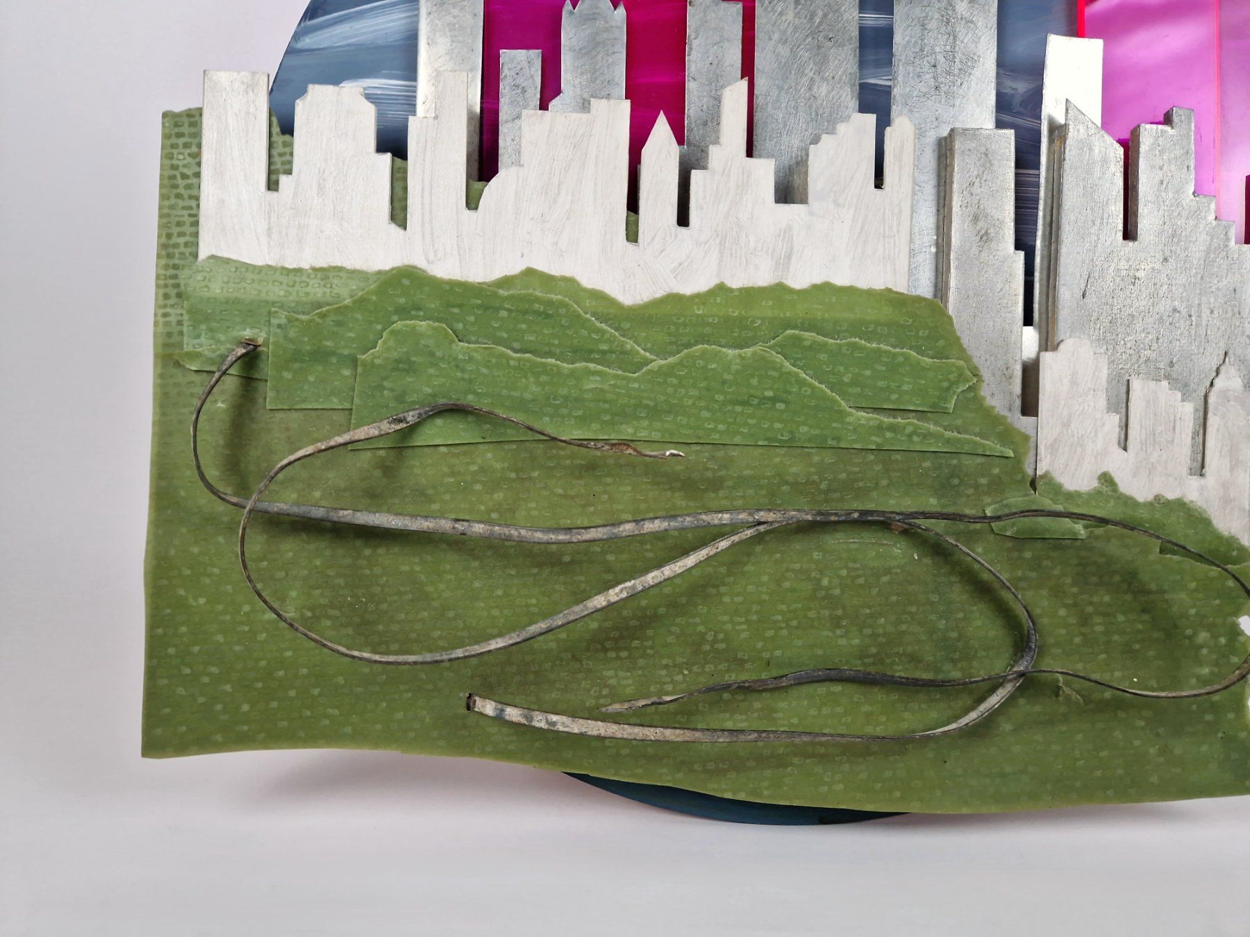 Dipinti: Marischa Burckhardt Suburbs 1985 Relief-Assemblage – Usato da Basel venduto da Restwert_Basel 1