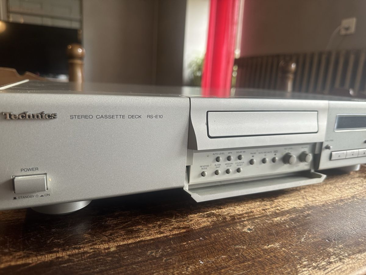 Technics Lettore multimediale & Streamer: Platine cassette Technics RS-E10, bon état pour la saison – Usato da Le Mouret venduto da gil_q6k6