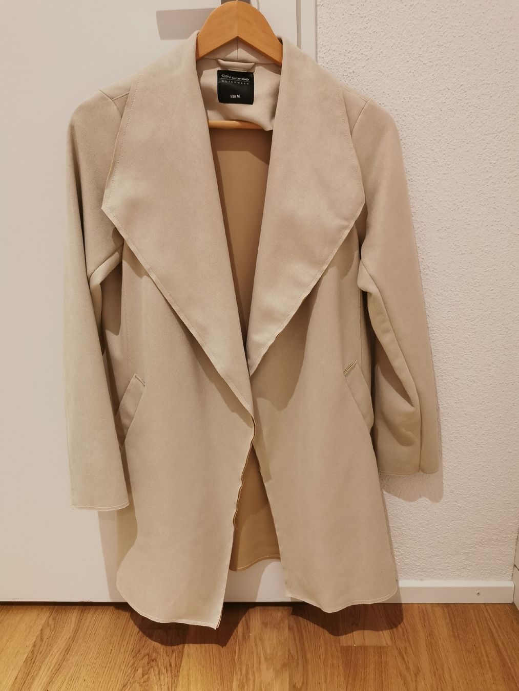Cappotti: Damen Mantel Chicorée beige Grösse M  – Usato da Ibach venduto da wave99
