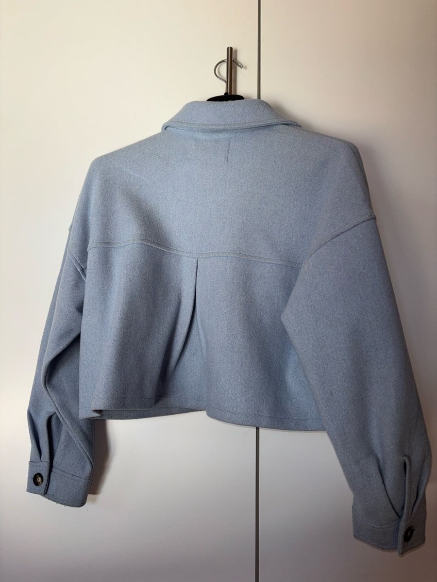 Stradivarius Giacche: Hellblaue Übergangsjacke – Usato da Winterthur venduto da sanneagasi 1