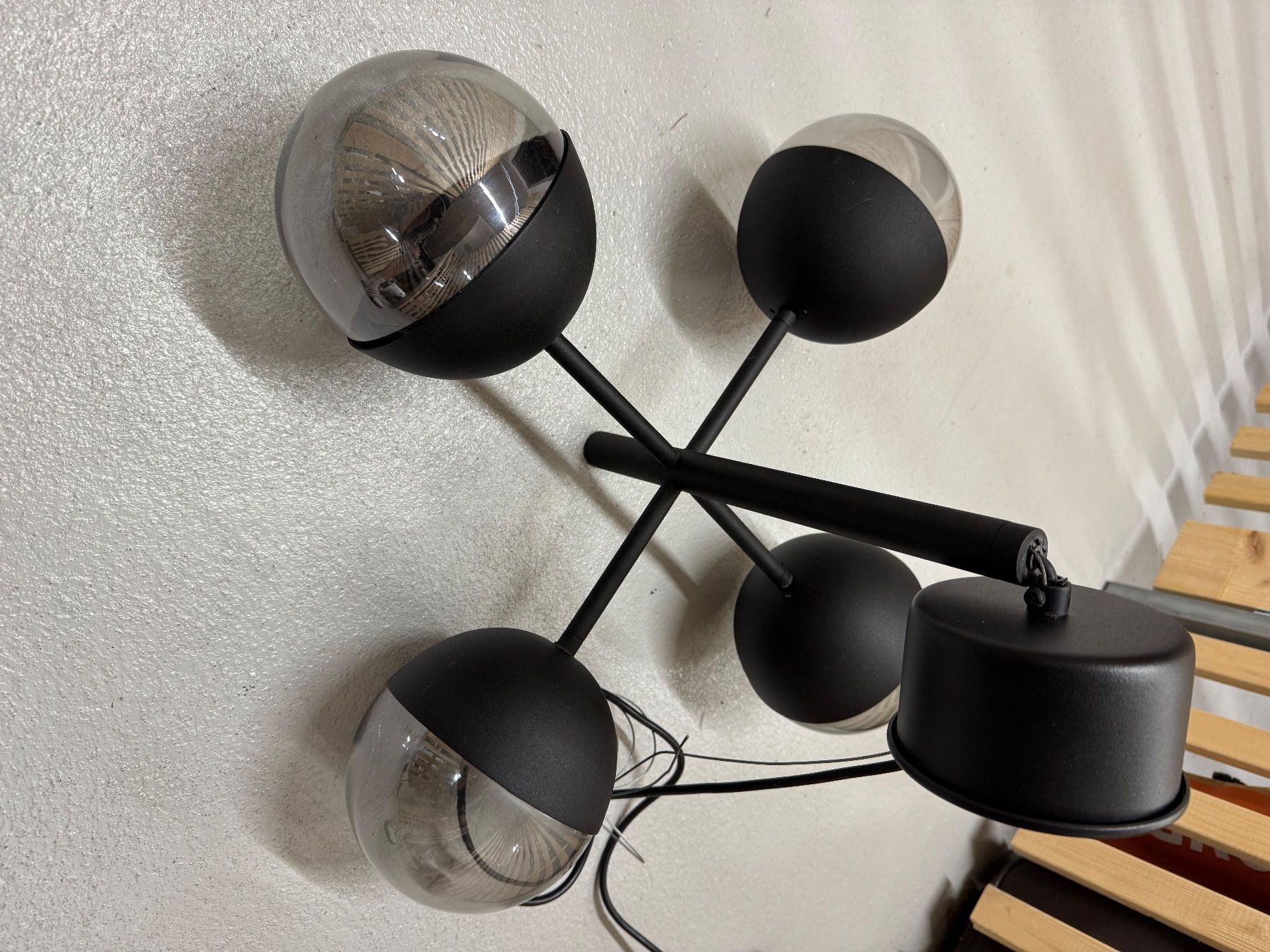 Kronleuchter & Deckenlampen: Lampe Schwarz mit Glaskugeln – Gebraucht aus Zürich von Eschep 1