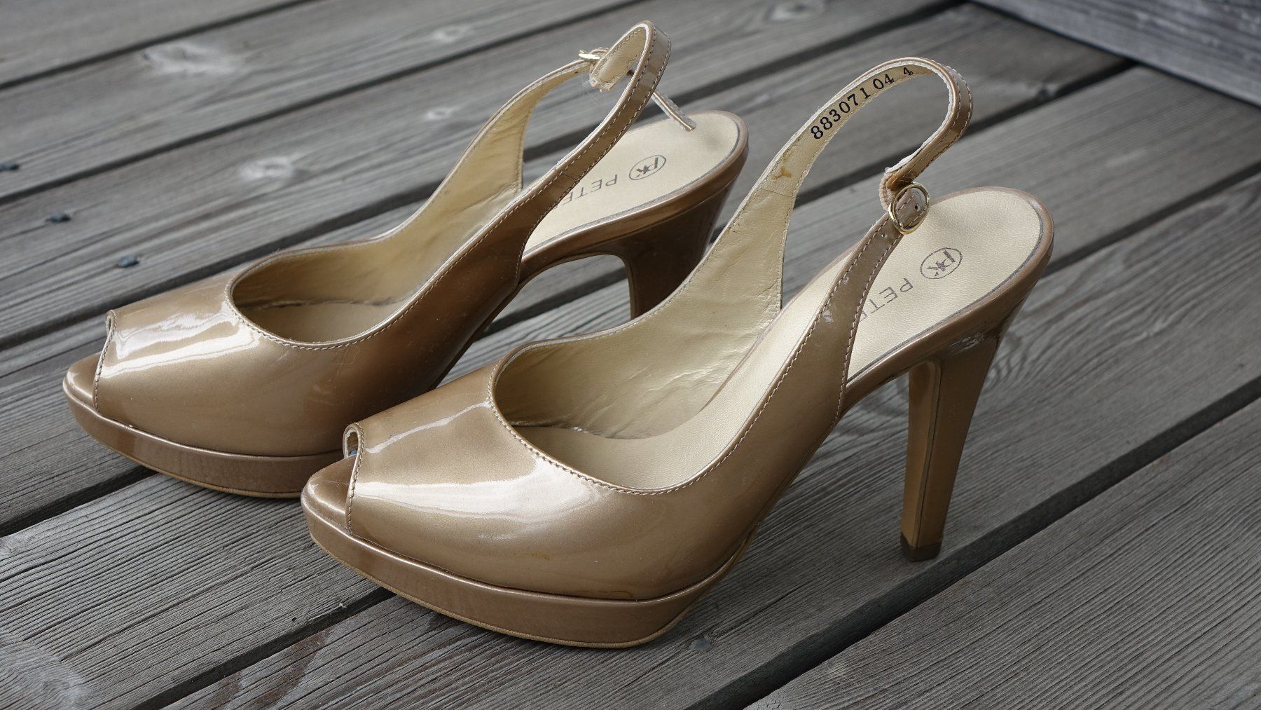Kaiser Damenschuhe: Goldenfarbige Schuhe von Peter Kaiser – Neu (gemäss Beschreibung) aus Ellikon a d Thur von Solei7