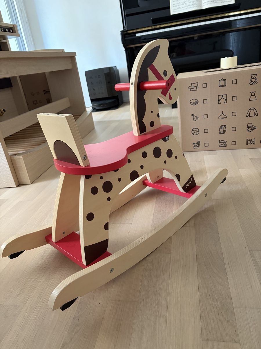 Altre altalene da giardino: Janod Schaukelpferd aus Holz – Usato da Ostermundigen venduto da gab_6hcl 2