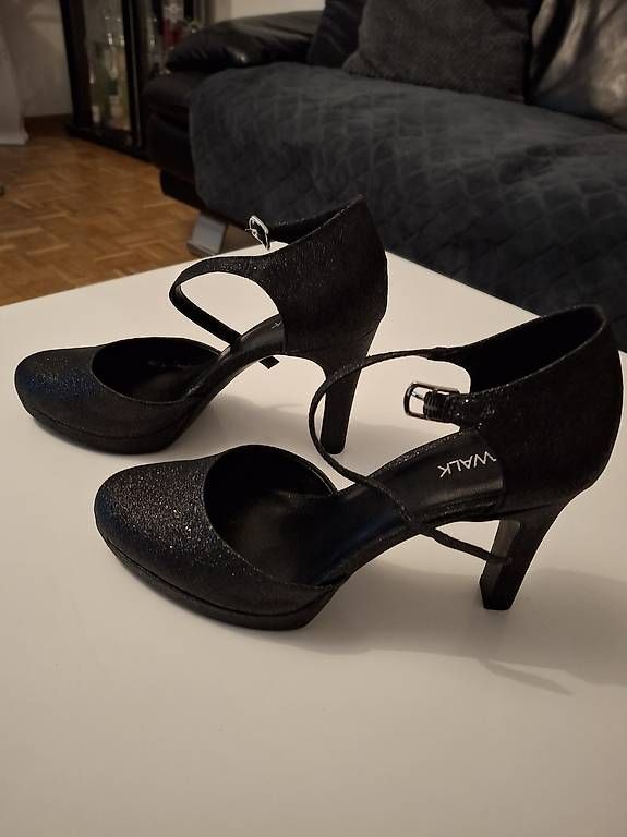 Scarpe da donna: klassischer  Pumps – Usato da Effretikon venduto da CorneliaM03