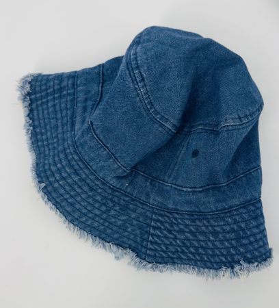 # WOMAN - Hut ,,Bucket / Jeans‘‘ Gr. M - PULL&BEAR #