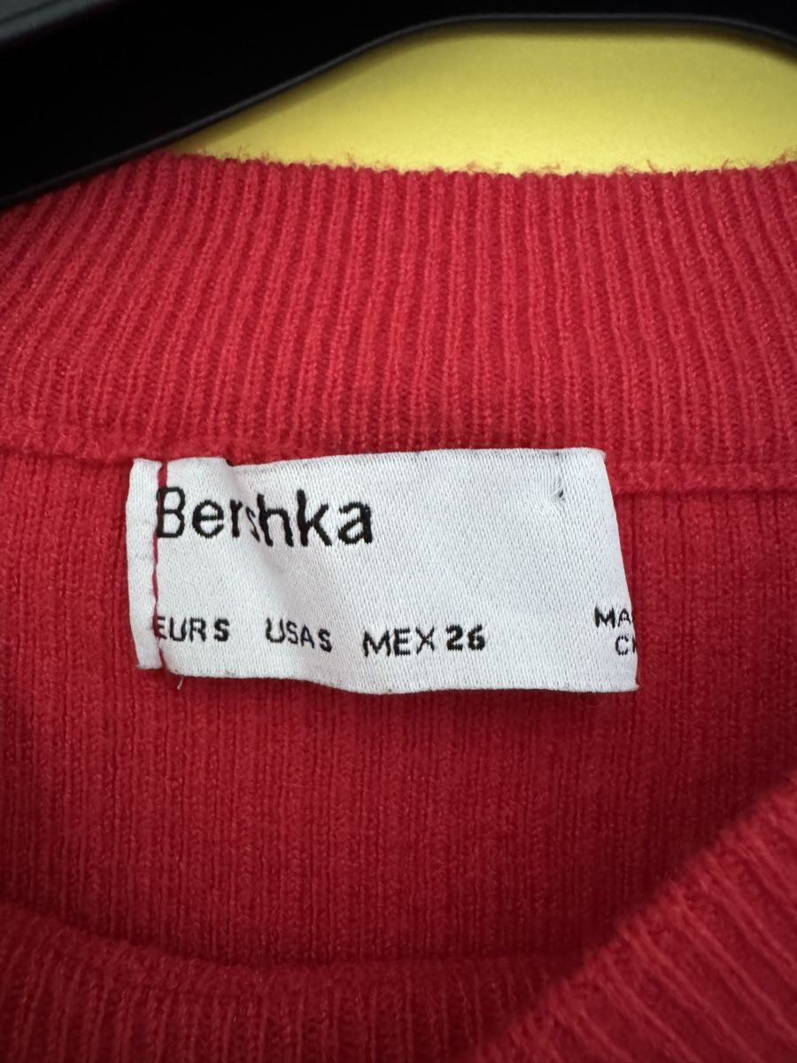 Canottiere & Pantaloni: Maglia rossa – Usato da Claro venduto da kel_v7dj 1