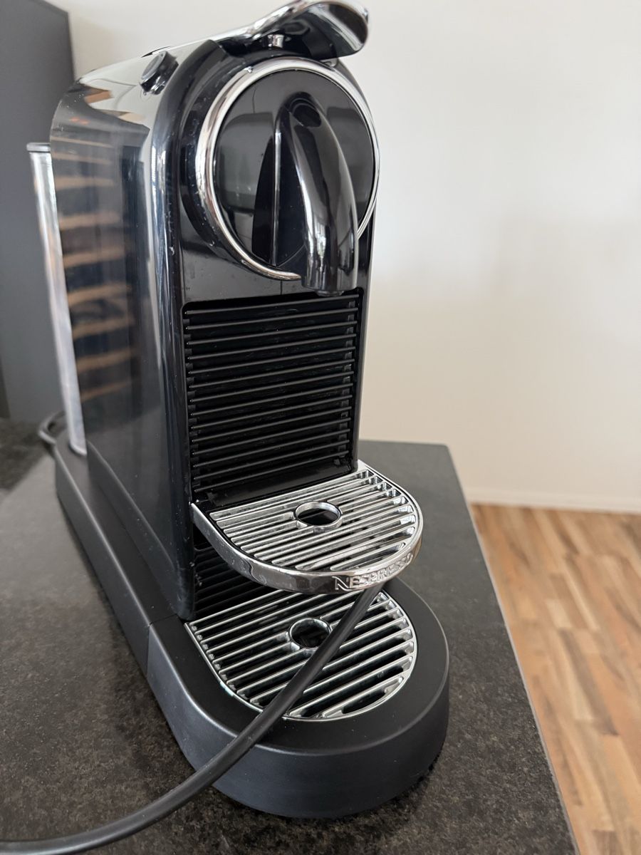 Nespresso Macchine per caffè & Macchine per espresso: Nespresso CitiZ Kaffeemaschine  – Usato da Buchs AG venduto da MiWeFe17 1