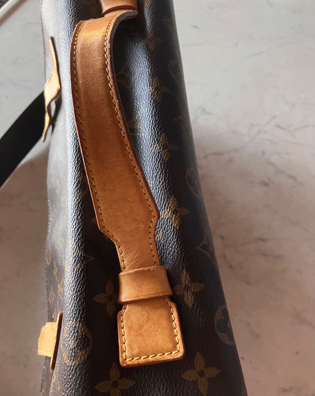 Louis Vuitton Sacs: Louis Vuitton (Umhängetasche ) – D'occasion à Wolfhausen par samcun 6