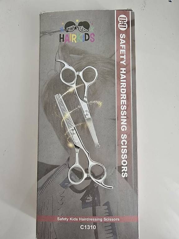 Tutti gli attrezzi: Set forbici parrucchiere bambini  nuovo – Usato da Pura venduto da Andy_the_dealer