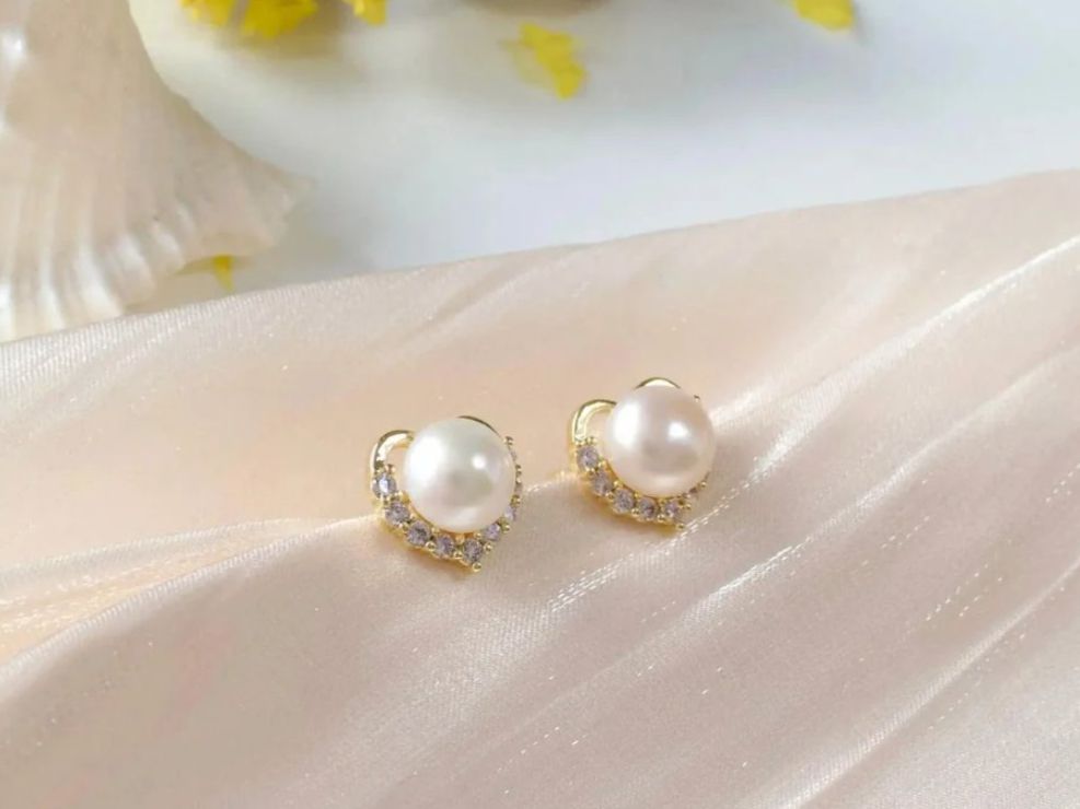 Orecchini pendenti & Orecchini a lobo: Herz mit Süsswasserperlen / Perlenohrstecker – Nuovo e nell'imballaggio originale da Romanshorn venduto da JK_Jewelry 1