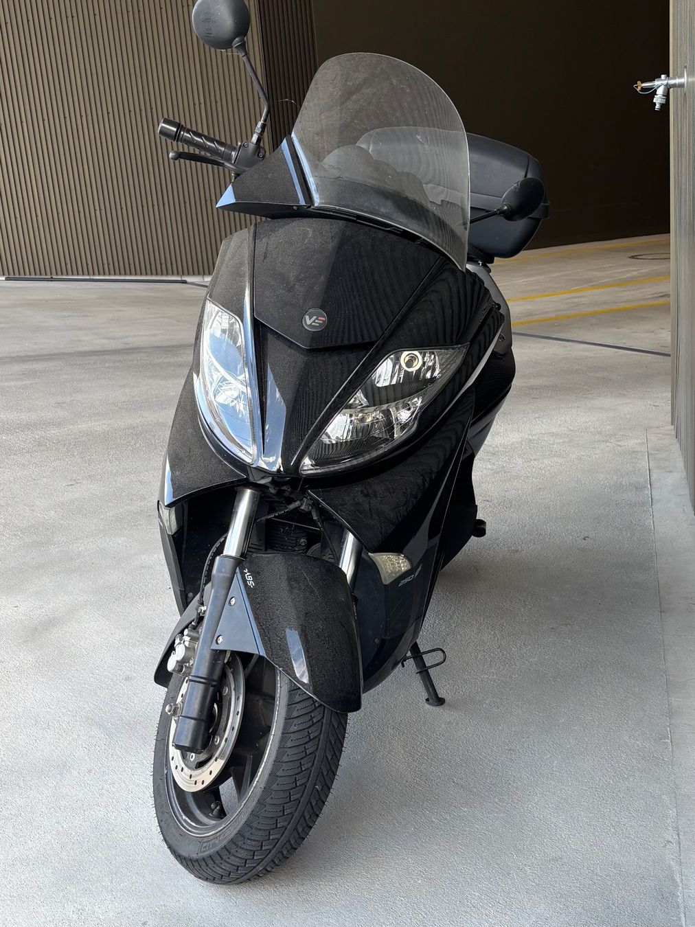 Tell Scooters: Zu verkaufen Roller Silver Blade 250i ab MFK – D'occasion à Tamins par Sjoerimann 1