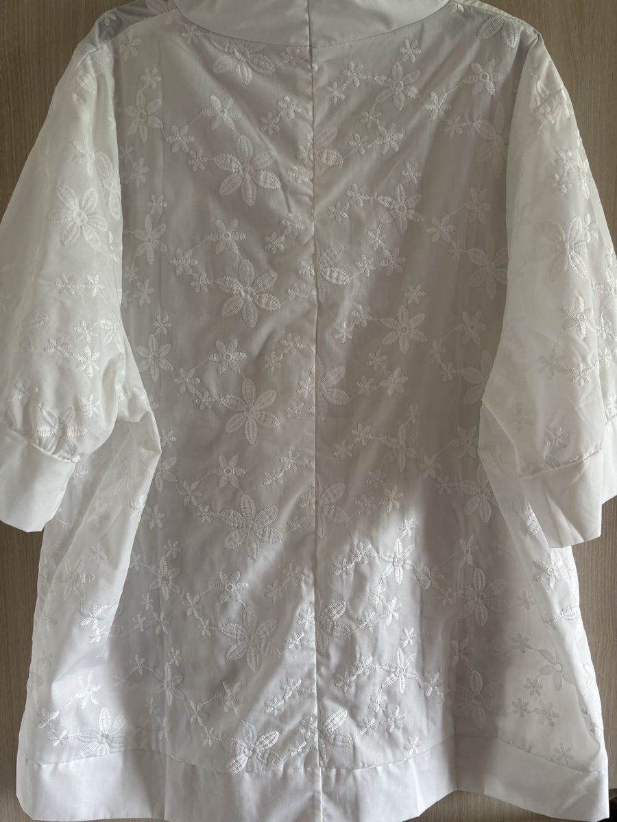 Camicette: Weisse Sommerbluse mit Blumenmuster Gr. 54 – Nuovo e nell'imballaggio originale da Wald AR venduto da bertli00 1
