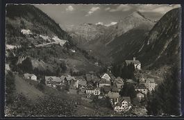 Wassen, Blick auf den Ort, ins Tal und a