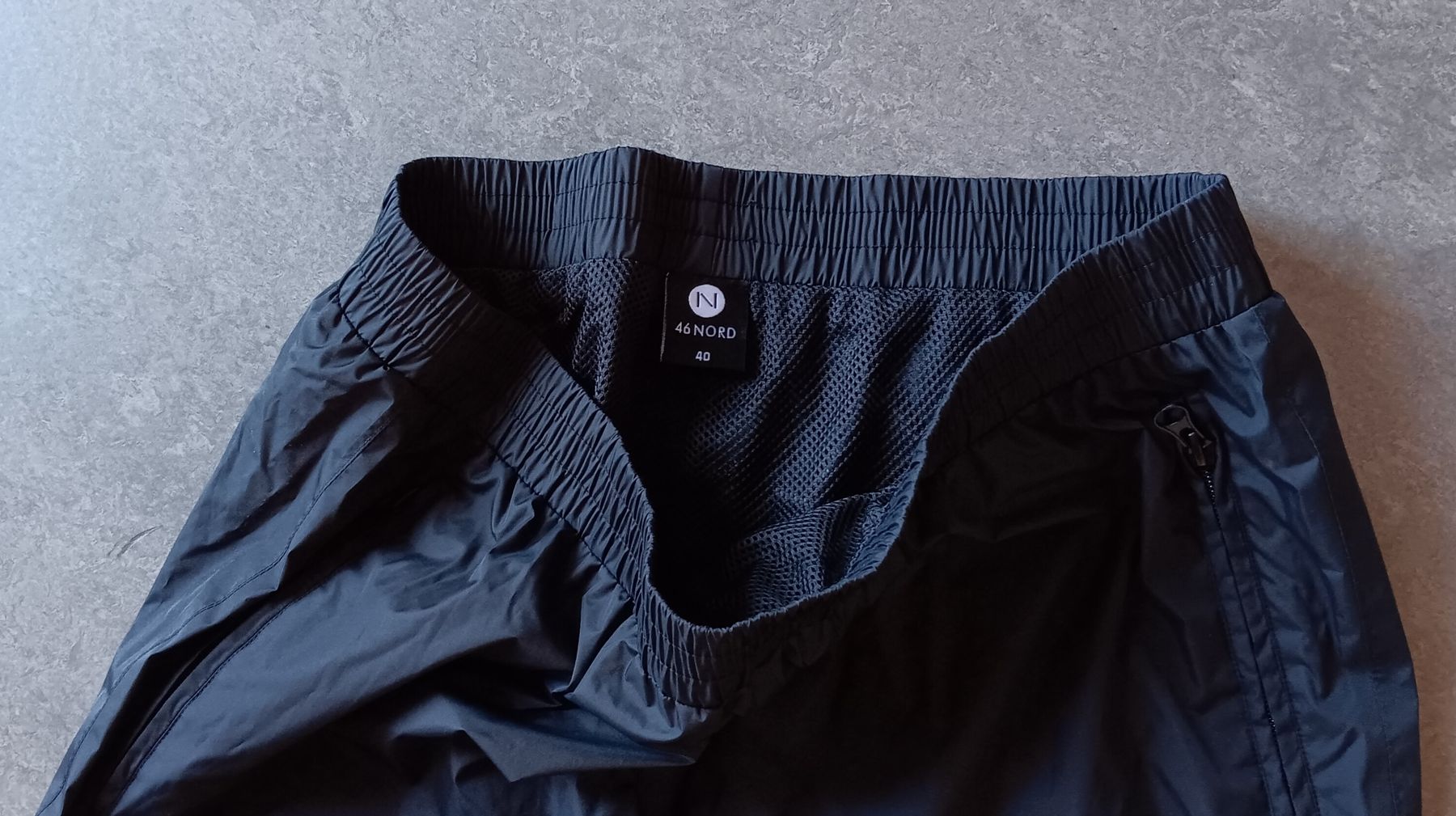46 Nord Pantaloni: Regenhosen 46Nord schwarz, Gr.40 – Usato da Hilterfingen venduto da Manu814 3