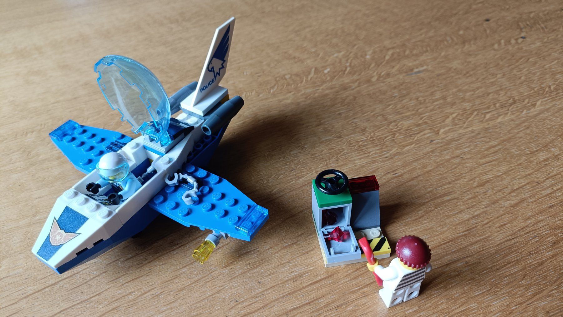 Lego Spielzeuge: Lego City Polizei Flugzeugpatrouille – Gebraucht aus Hinwil von Anlija 1