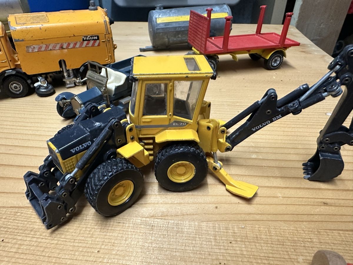Matchbox Giocattoli: Siku, Volvo, Corgi, Matchbox - einzigartige Spielzeugauto – Usato da Spiez venduto da sumanoli 1