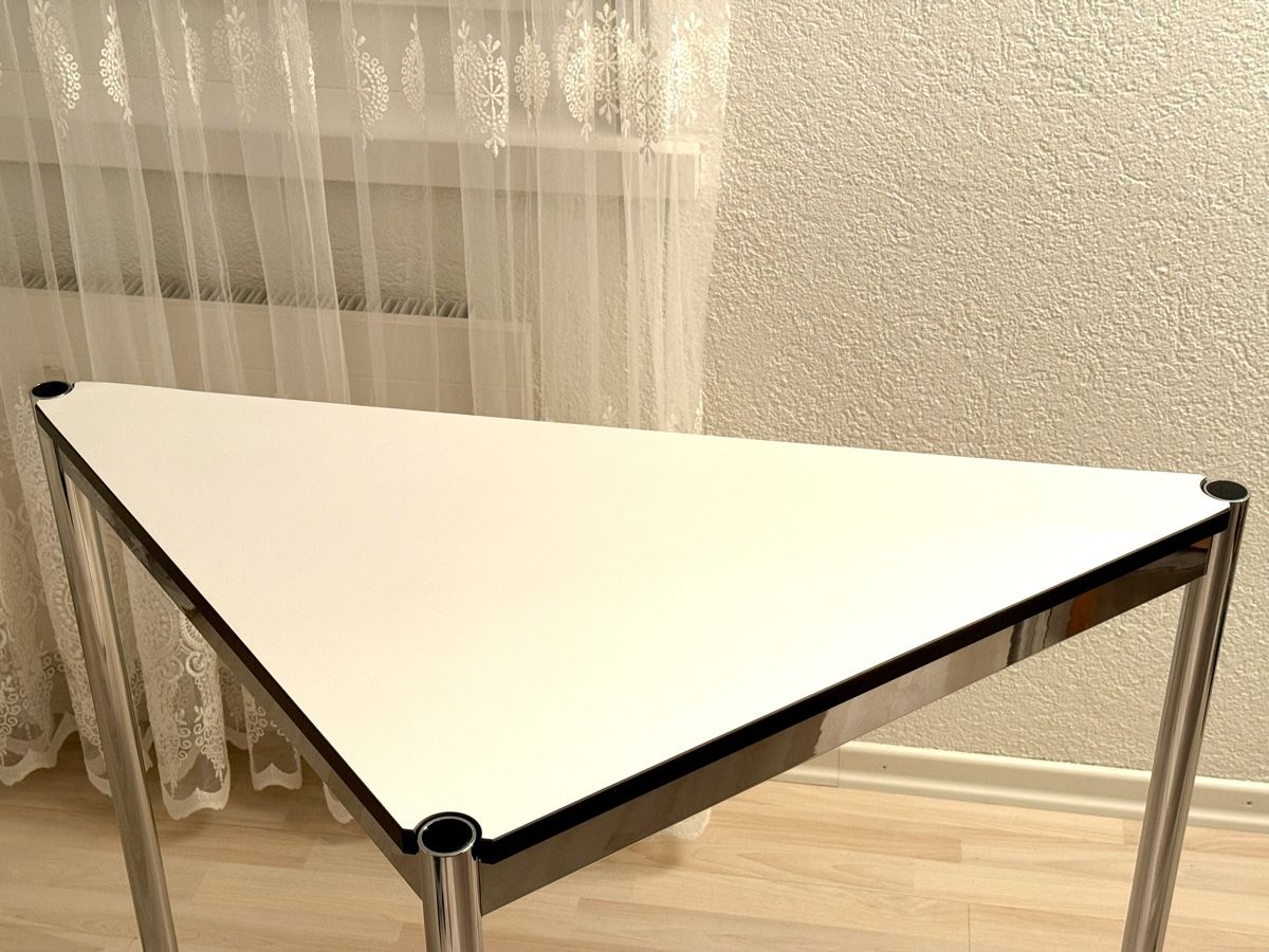 Set di tavolo e panche: USM Haller Dreieck-Tisch – Usato da Steffisburg venduto da com_tg29 1