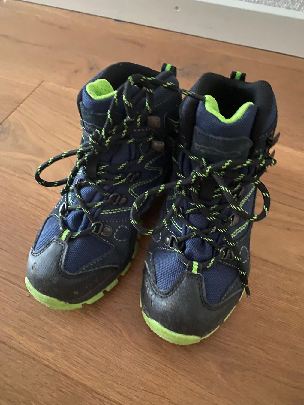 Chaussures hommes: Wanderschuhe Grösse 32 – D'occasion à Basadingen par Susanita0 2