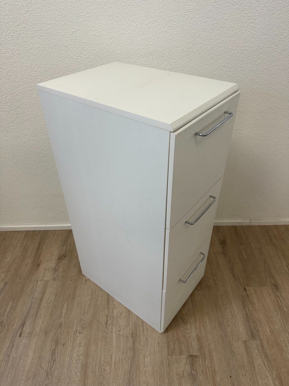 Armadi: Moderner weisser Aktenschrank  mit 3 Schubladen – Usato da Obernau venduto da Arche_Noah_Brocki 2