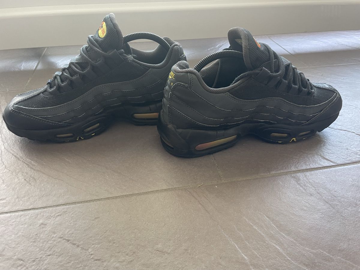 Nike Scarpe da uomo: Nike air Max 95 – Usato da Dompierre FR venduto da matmath 7