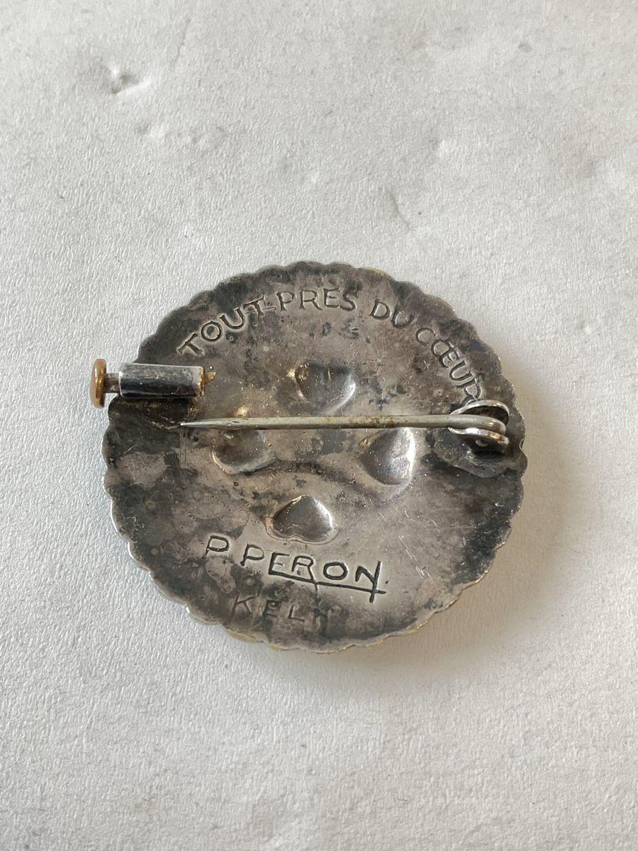Broschen & Nadeln: Ancienne broche, argenté P.Peron Kelt – Gebraucht aus Malleray von Robot12 2