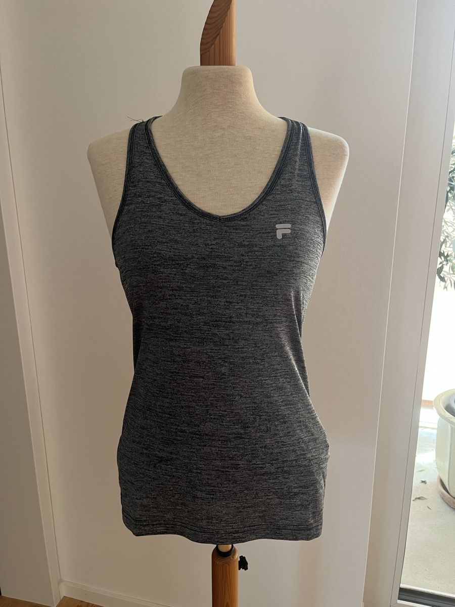 Fila Top: Fila Top Damen Grösse XS Grau – Usato da Zürich venduto da Brobin