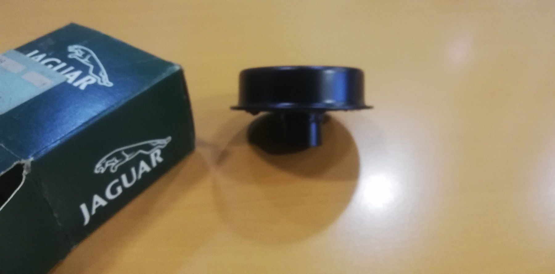 Jaguar Tutti pezzi di ricambio auto: Oeldeckel zu Jaguar oder Bri. Leyland – Nuovo e nell'imballaggio originale da Langenthal venduto da Egro50 2