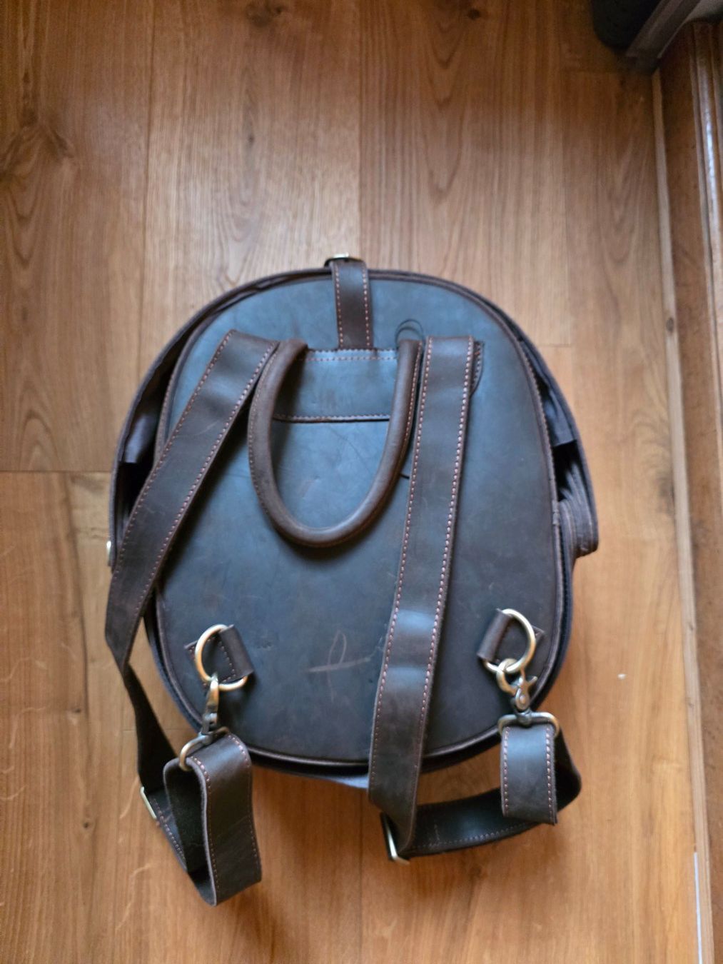 Rucksäcke: Tasche Leder Rucksack Schildkröten Form – Gebraucht aus Walterswil BE von Lonitti 2