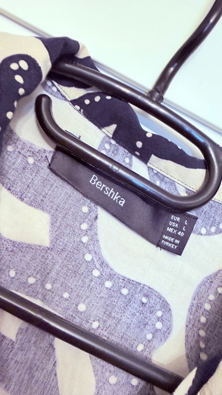 Bershka Chemisiers: • Bershka Bluse • – D'occasion à Basel par mendoza13 2