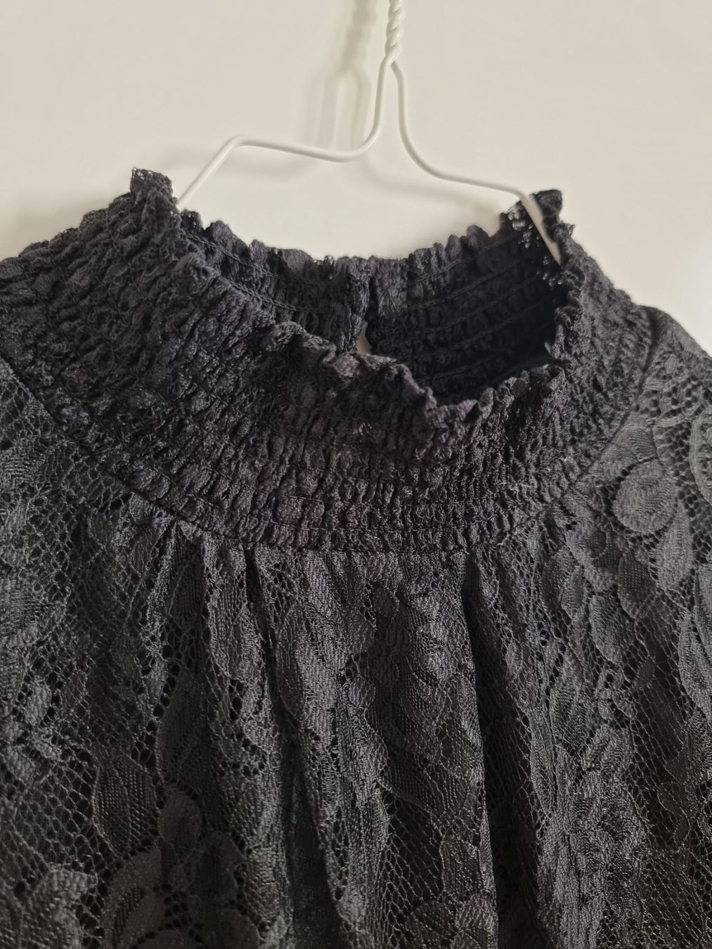 Kleider: EXPRESS - Schwarzes Minikleid aus Spitze – Gebraucht aus Zürich von Nala2811 3