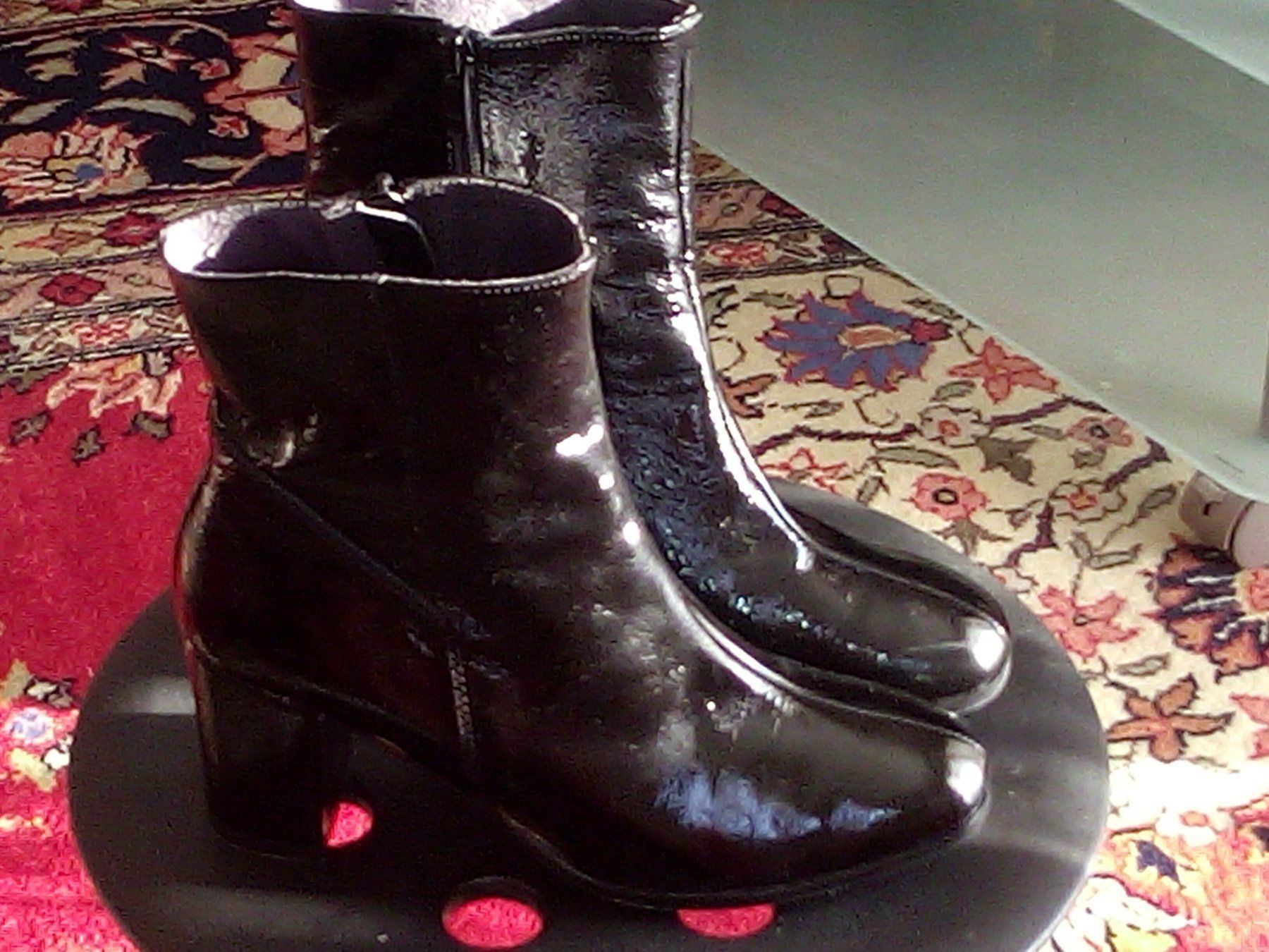 Scarpe da donna: Schwarze Lacklederstiefelette Grösse 37 – Usato da Zürich venduto da Mitzi6 2
