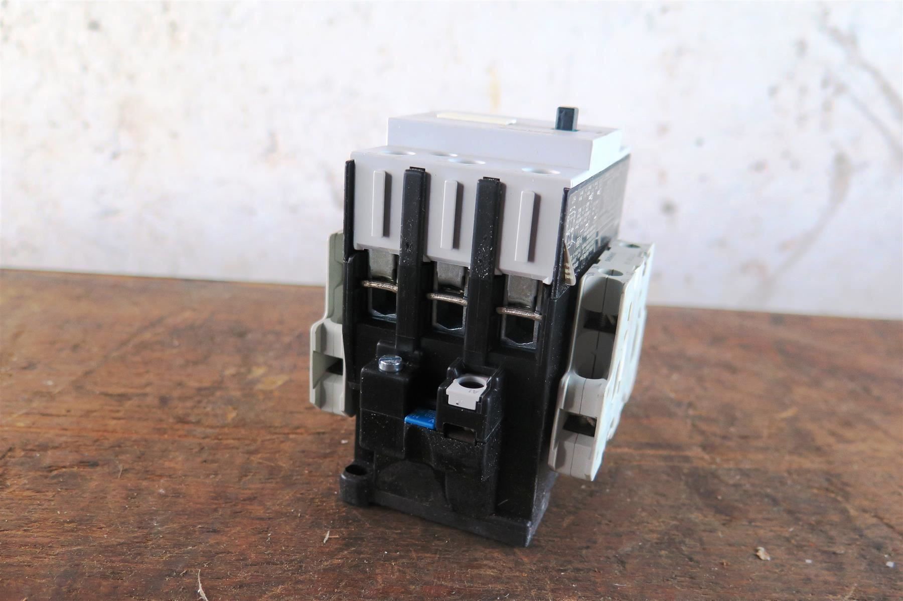 Siemens Componenti elettronici: Siemens 3TF45 22-0APO Schütz  Contactor – Usato da Laufenburg venduto da Sirluger 6