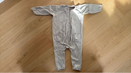 Süsser Strick-Overall für Babys, Grösse 74, Top Zustand!