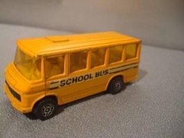 2.50 Fr. !!❗ gelber SCHOOL BUS Mercedes, Corgi