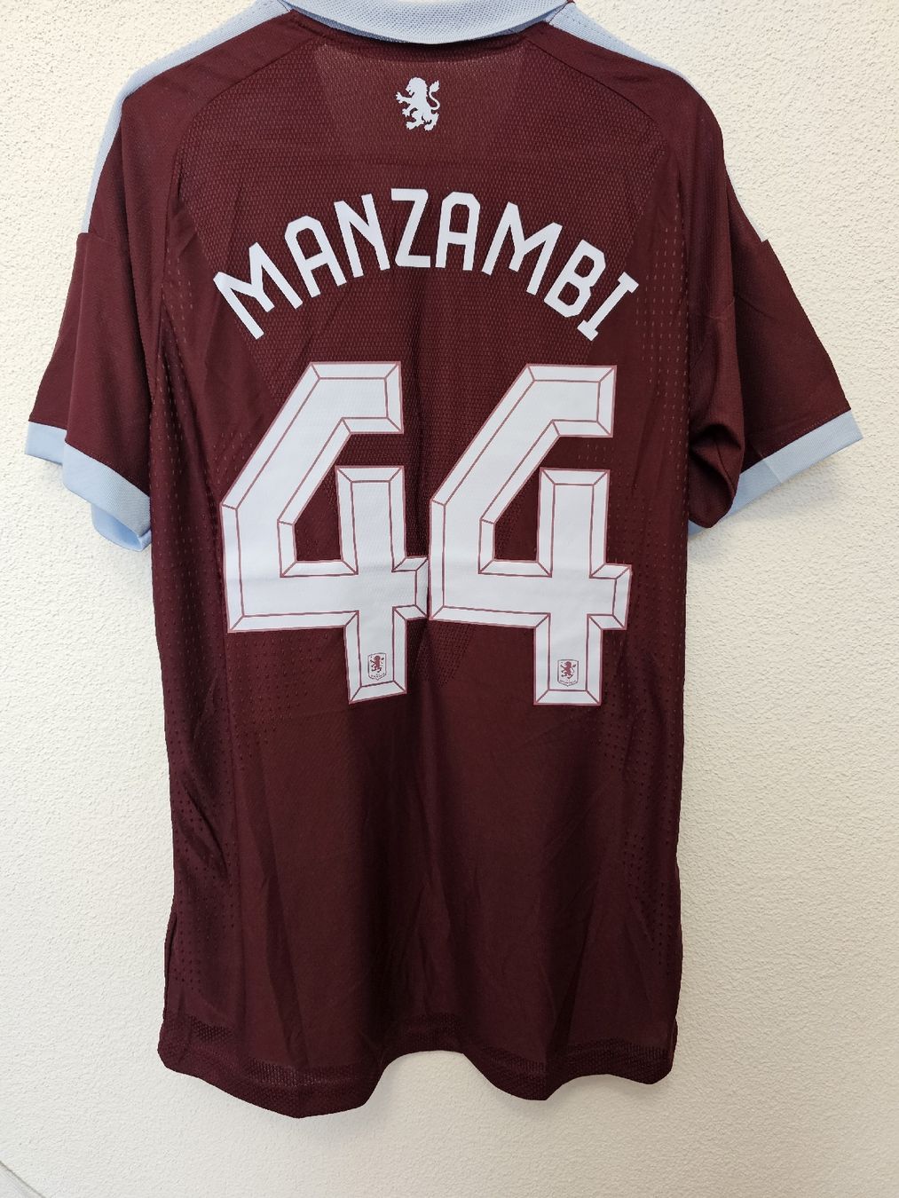 Canottiere & Pantaloni: Aston Villa Spielertrikot 26/27 – Nuovo (secondo la descrizione) da Rickenbach LU venduto da LichterWelt 1
