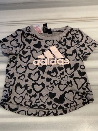 Adidas T-Shirt mit Herzmuster,💗Gr.140 nr.2