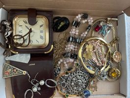 Lot de bijoux vintage - Bagues, Colliers, ….