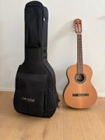 Akustikgitarre / Konzertgitarre von Alhambra mit Koffer