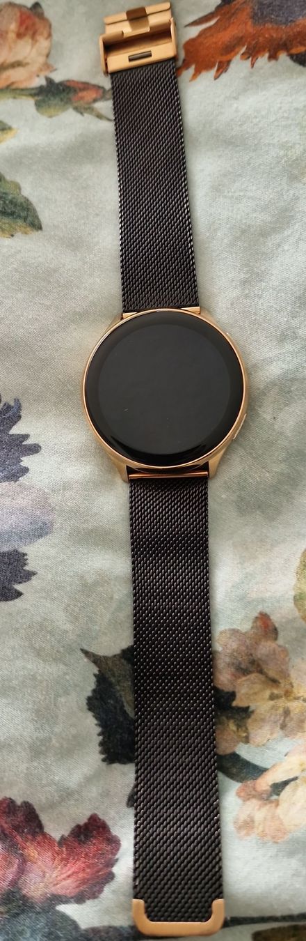 Orologi: Rose Gold Smart Watch with Mesh Strap - Stylish and Light – Usato da Bonstetten venduto da Denitza87